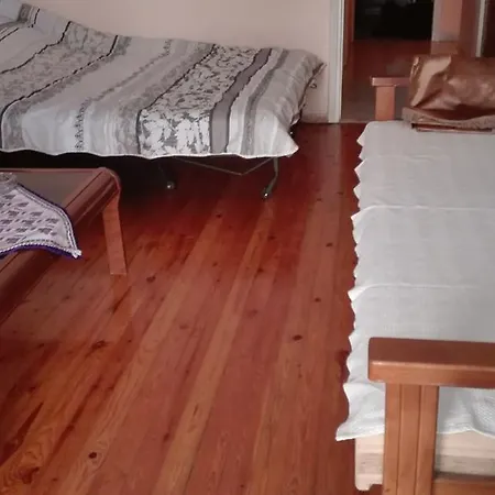 Apartment Kritis